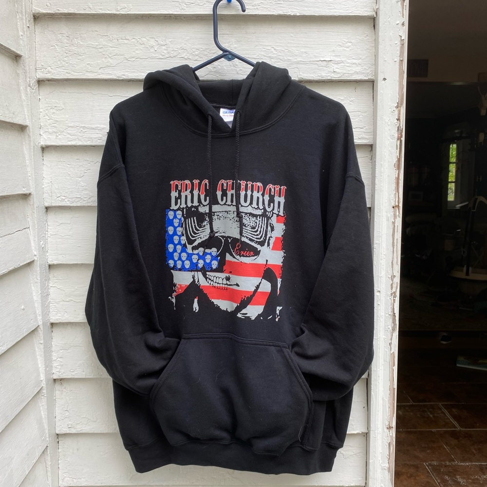 Gildan Black Hoodie with American Flag Eric Church Graphic